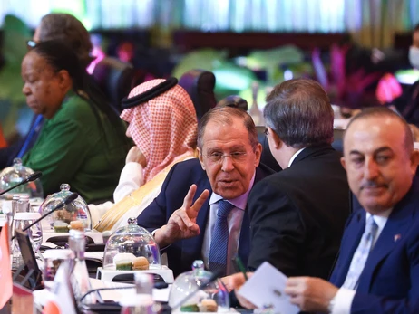 Как прошел саммит на Бали: Лавров троллил Джонсона, члены G20 игнорировали Лаврова (но не все)