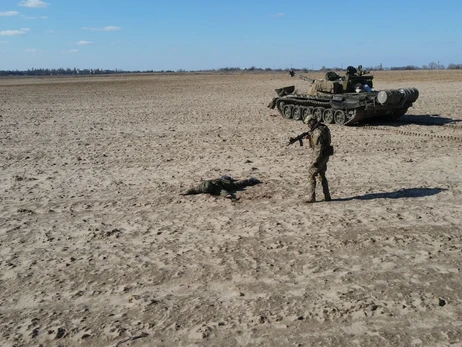 Україна виплатила 10 тисяч доларів росіянину, який здав танк ЗСУ