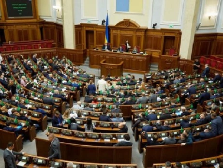 Рада проверит всех депутатов, выехавших из Украины во время войны