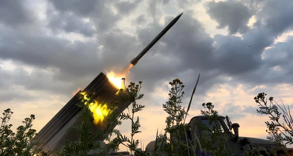 У Харкові та Миколаєві прогриміли вибухи, зруйнована шестиповерхівка