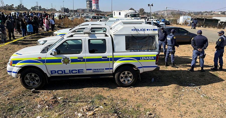 В трех городах Южной Африки произошла стрельба в барах: погибли более 20 человек