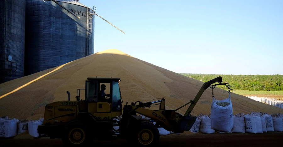 ГУР: Російські окупанти продовжують викрадати українське зерно