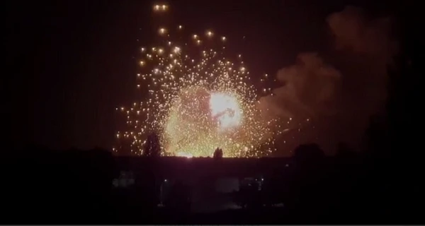 ЗСУ завдали удару по російському складу боєприпасів у Новій Каховці