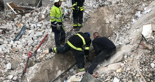 У Часовому Яру з-під завалів дістали тіло дитини. Загиблих вже 35