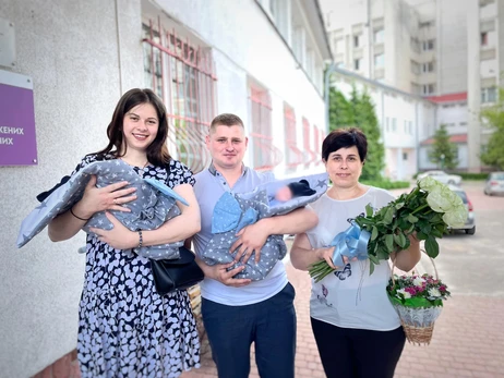 Львовские врачи спасли близнецов с перекрещенной пуповиной