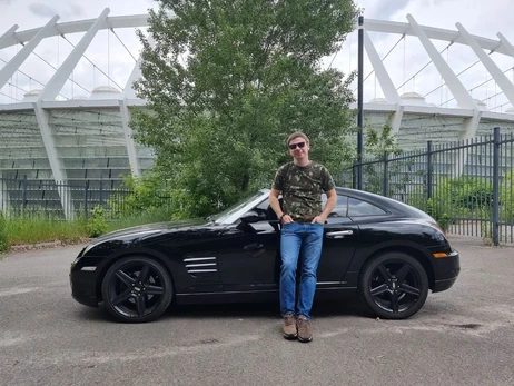 Комаров продал свой раритетный автомобиль на аукционе за 1 миллион гривен