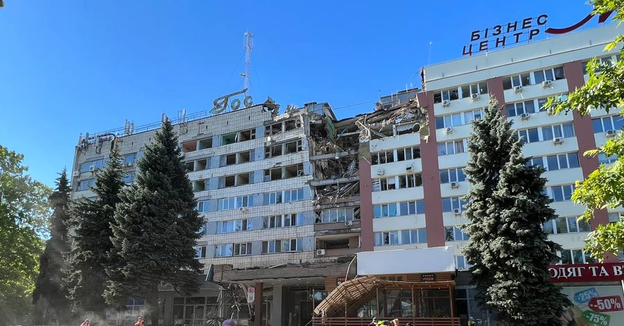 В Николаеве снова прогремели мощные взрывы, разрушена гостиница в центре