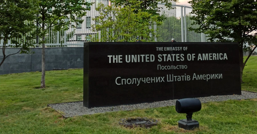 Посольство США знову попросило своїх громадян негайно залишити Україну