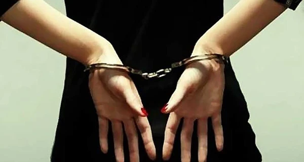 У Києві шахрайка пограбувала чоловіка за допомогою очних крапель 