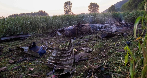 Аварія літака Ан-12 у Греції: У МЗС підтвердили загибель 8 українців