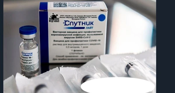 В Мариуполе россияне начали вакцинацию против COVID-19 своим 
