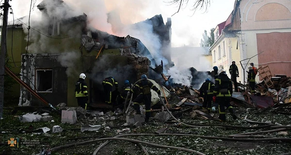 Росіяни спалили склад із тисячами тонн продуктів у Миколаєві