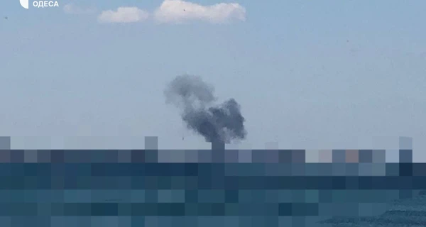 В Одесі після обстрілу спалахнув порт, де знаходилось зерно для експорту