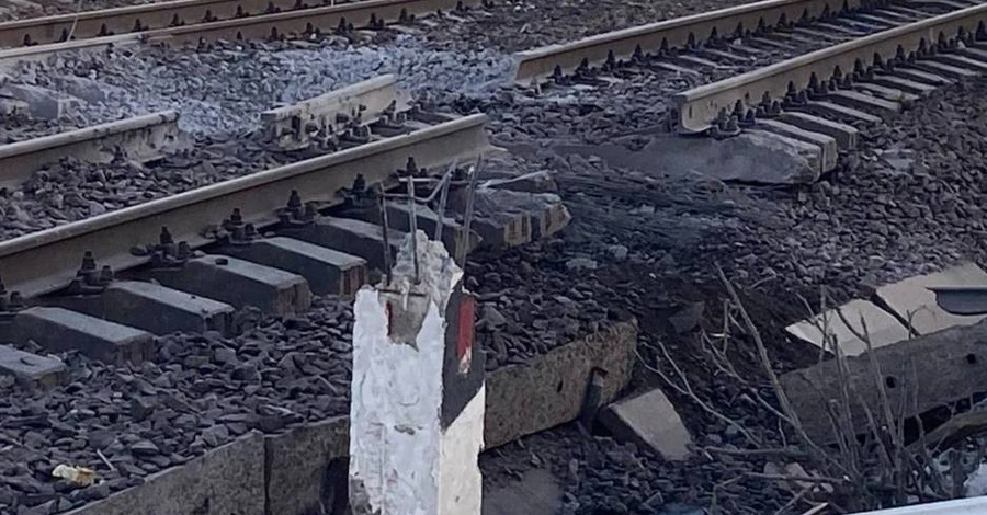 ЗСУ продовжують знищувати мости та залізниці у Запорізькій та Херсонській областях