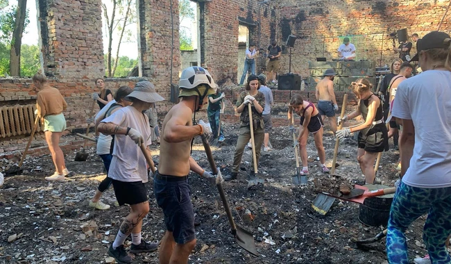 Волонтеры из Киева провели на Черниговщине рейв-толоку