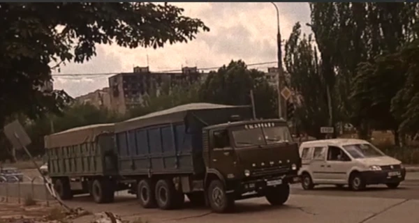 Россияне восстановили электроснабжение в порту Мариуполя и вывозят ворованное зерно