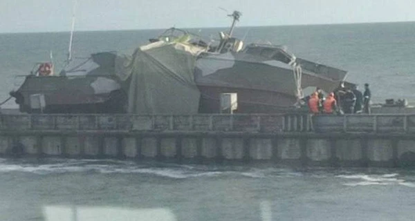 «Байрактар» влучив у російський катер «Раптор»: ремонтувати доведеться довго