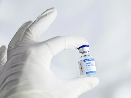 США отправили Украине 500 тысяч доз вакцины от коронавируса