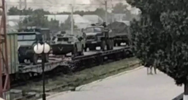 Федоров: Росіяни стягують важке озброєння у бік Херсона  