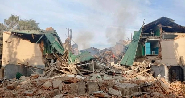 Ракетні удари по Чугуєву: під завалами Будинку культури знайшли тіло жінки