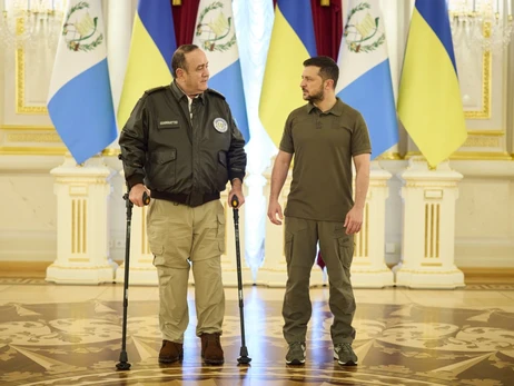 Зеленский встретился с президентом Гватемалы и объявил об отмене виз