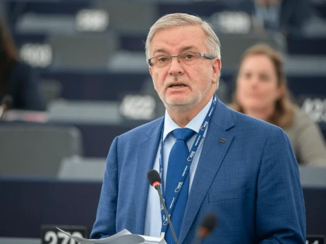Німецький євродепутат закликає передати Україні конфісковані активи РФ
