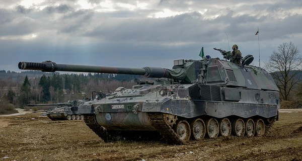 Германия одобрила продажу Украине 100 артиллерийских установок Panzerhaubitze 2000