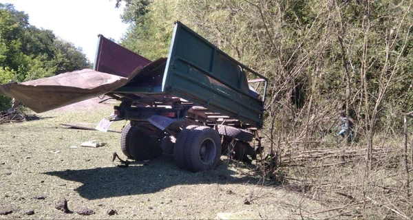 На Сумщині вантажівка підірвалася на мінах, є загиблий та поранені