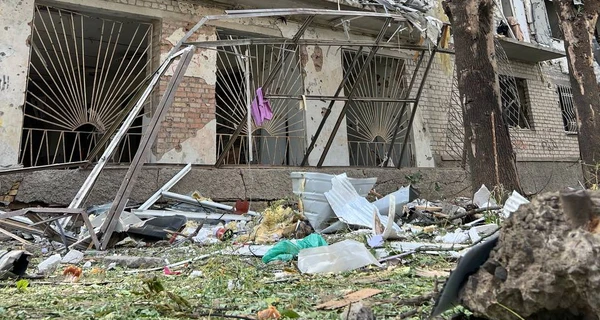 Удар по зупинці в Миколаєві: у лікарні померло ще двоє людей