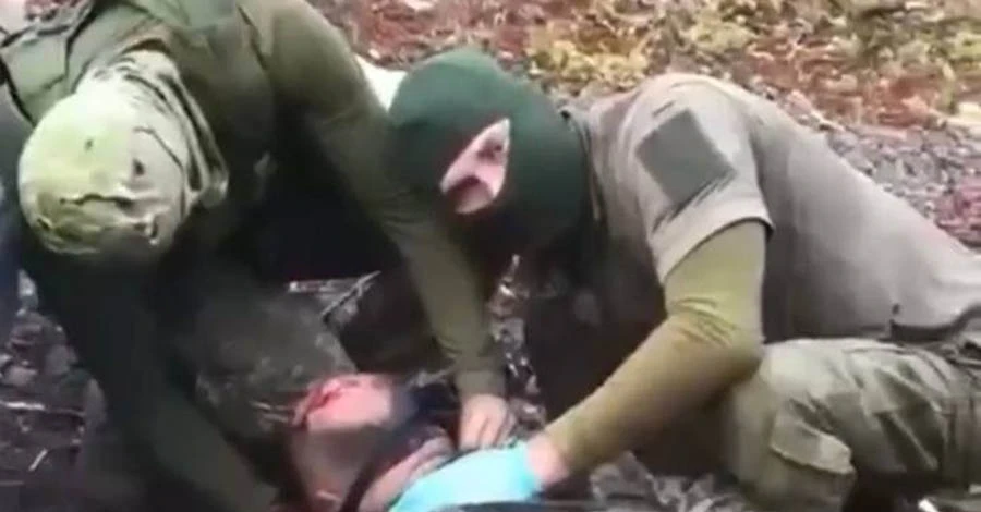 Пытки украинского бойца: установлено имя еще одного российского военного
