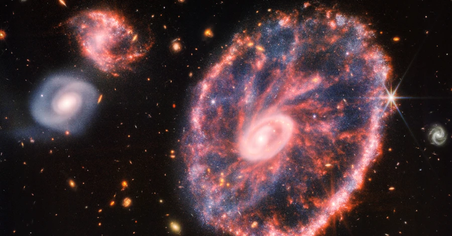 Телескоп Джеймса Вебба зафіксував незвичайну галактику - кільцеподібне Колесо Воза