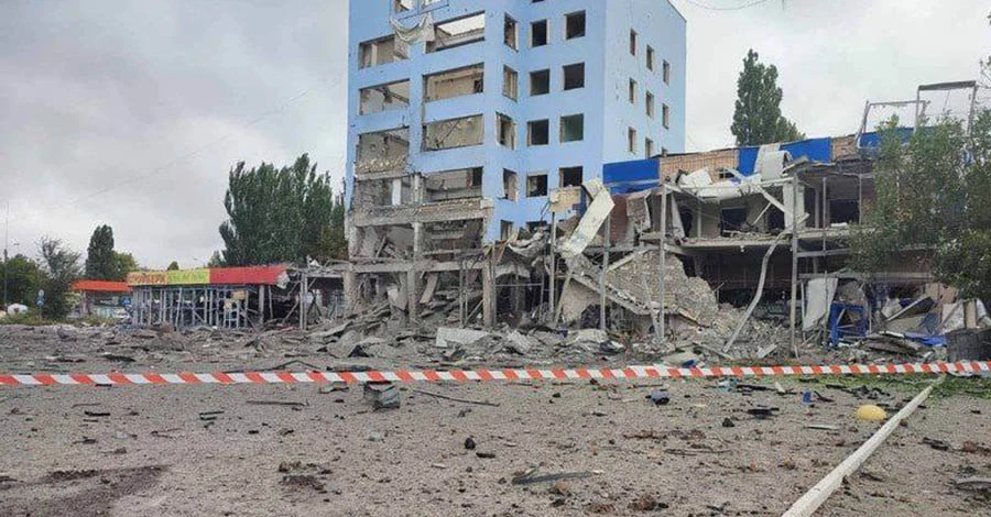 Подробности обстрела Николаева: били системами «Смерч», поврежден супермаркет
