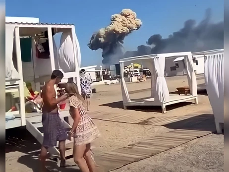 Жителі Новофедорівки після вибуху на аеродромі: Пляжі спорожніли, сезон провалився до біса