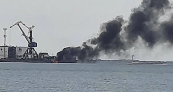 Оккупанты объяснили пожар в бердянском порту “нарушением требований безопасности”