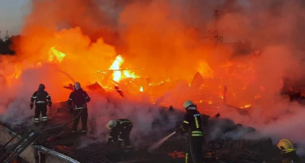 Російські війська вночі вдарили по Харкову та Нікополю 