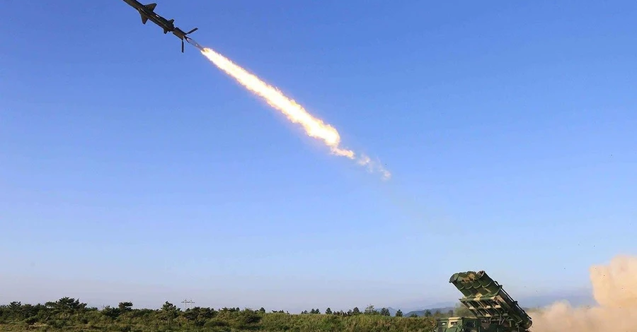 КНДР запустила крилаті ракети в бік Жовтого моря