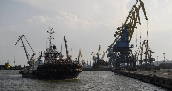 У Маріуполі російскі окупанти намагаються вивезти із порту всю металопродукцію