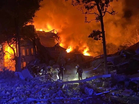 Россия нанесла ракетный удар по общежитию в Харькове - семь погибших