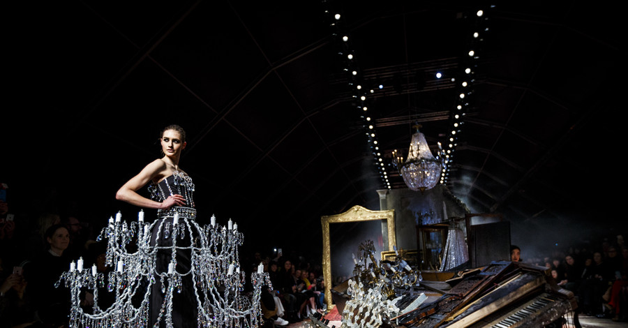 Грандиозное шоу Moschino на миланской Недели моды