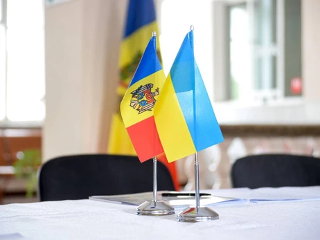 Украина и Молдова отменили разрешения на грузовые перевозки