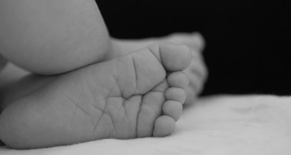 Жертвами російського обстрілу стали 379 українських дітей