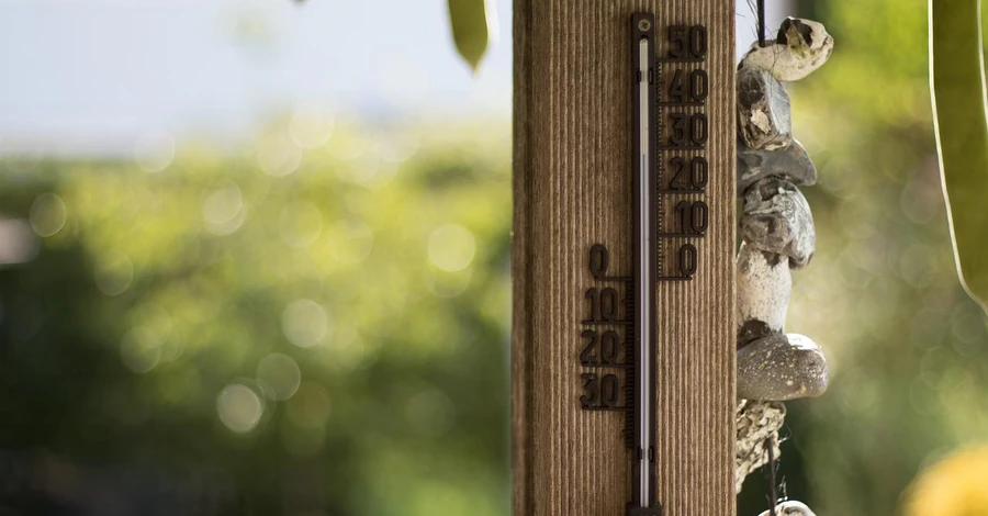 Прогноз погоды по Украине: жара упорно держится за +30