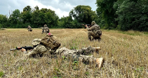 В Мелітополі партизани підірвали групу російських військових біля палаючого складу 