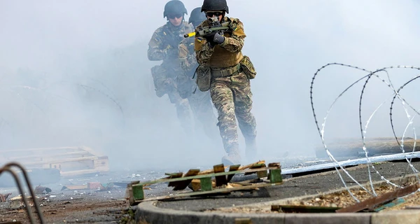 Арестович про події на Херсонщині: Перейшли у симпатичний наступ углиб