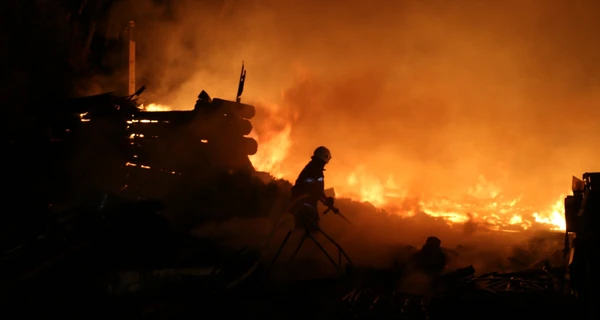 Війська РФ всю ніч вели вогонь по Нікополю, а по Харкову - завдали ракетного удару