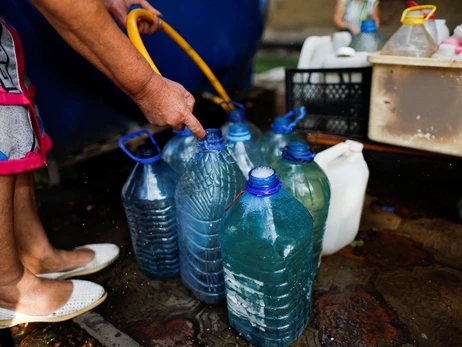 Донецк без воды: жители в очередях дерутся и зимы боятся
