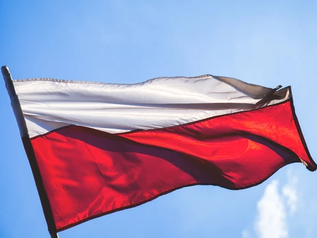Польша отменила налог на доходы для украинских беженцев, работающих удаленно
