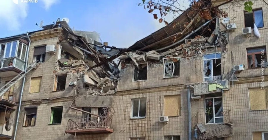 Российские войска опять ударили по Харькову, пострадал многоэтажный дом