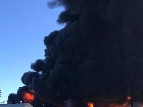 Росіяни вдарили по нафтобазі в Кривому Розі, почалася сильна пожежа
