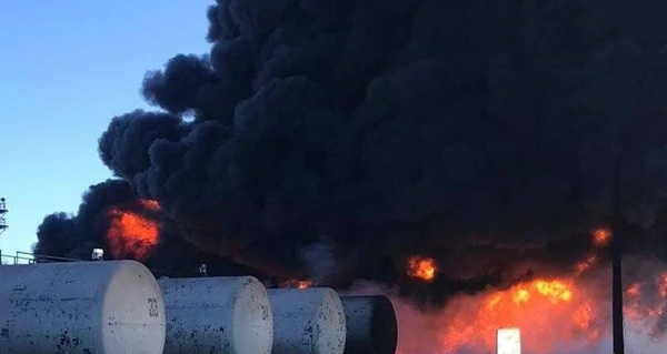 Рятувальники загасили пожежу на нафтобазі у Кривому Розі